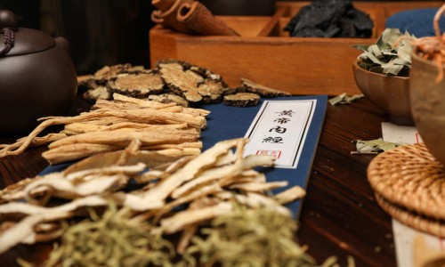 砂锅是黑色的有没有毒-【砂锅黑色的有毒吗】砂锅颜色黑发亮怎么回事 - 砂锅是黑色的不好吗网